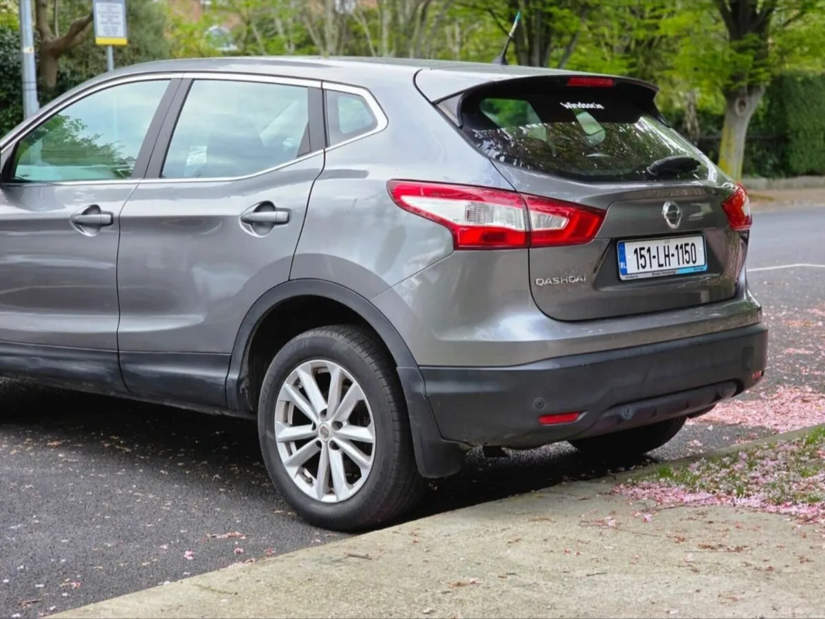 Nissan Qashqai 2015 1.2 Petrol Manual Low Mileage - Image 3