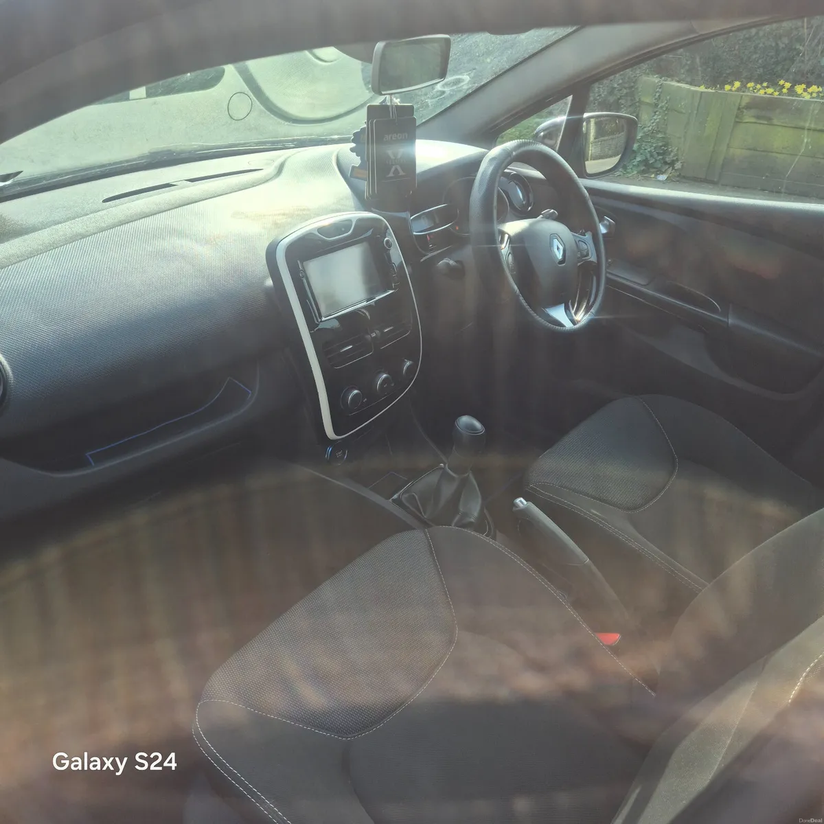 2016 Renault Clio 1.2 petrol - Image 2