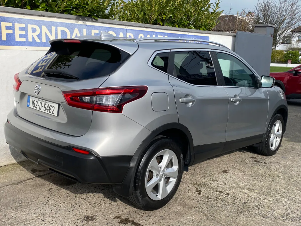 Nissan Qashqai 1.6 Sv Pan Roof  Low kms - Image 4