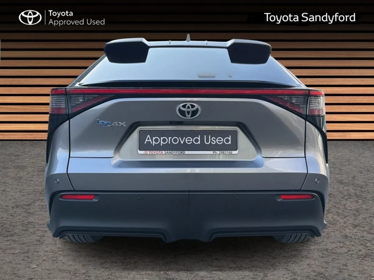 Toyota bZ4X SPORT EV AUTOMATIC // HEATED SEATS & S - Image 4