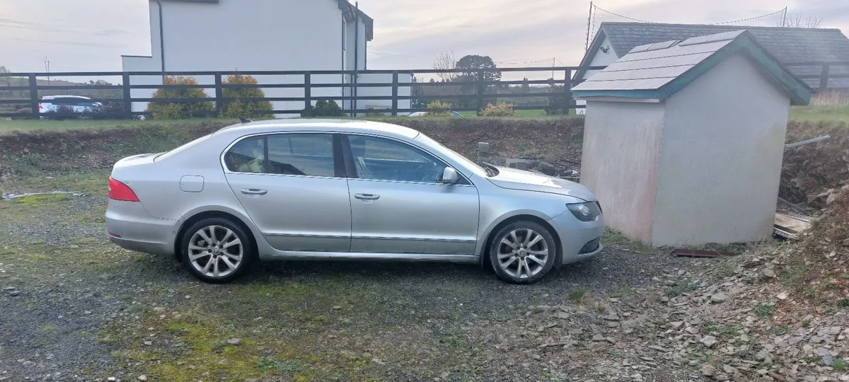 Skoda Superb 2015 - Image 1