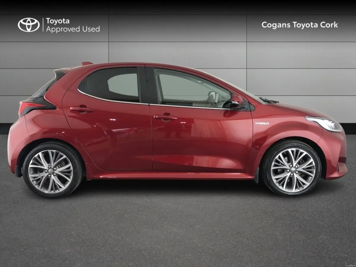 Toyota Yaris YARIS HYBRID PLATINUM - Image 3