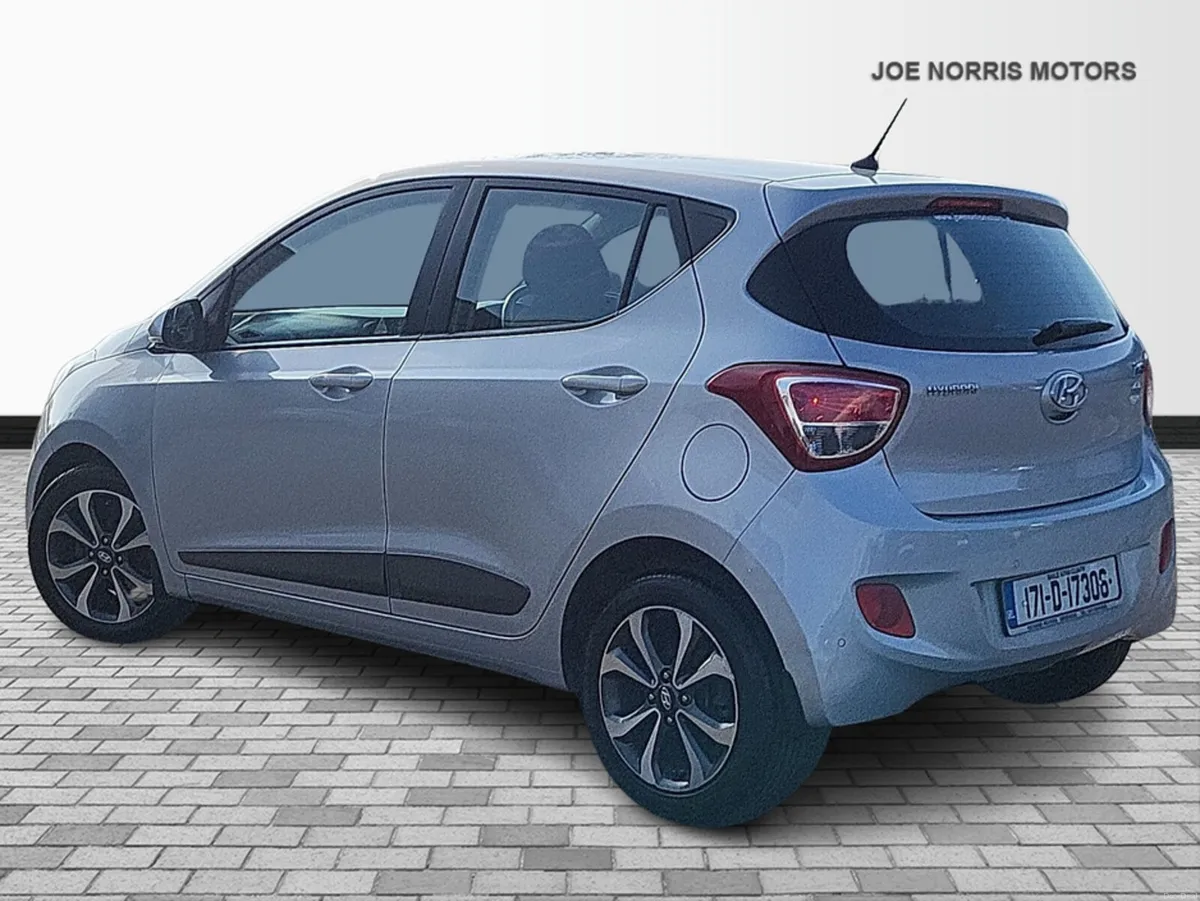 Hyundai i10 PREMIUM 4DR - Image 3