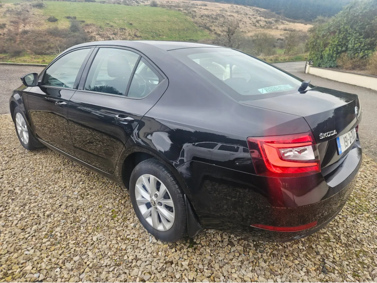Skoda Octavia AMBITION 1.6 TDI 115HP 4DR - Image 4