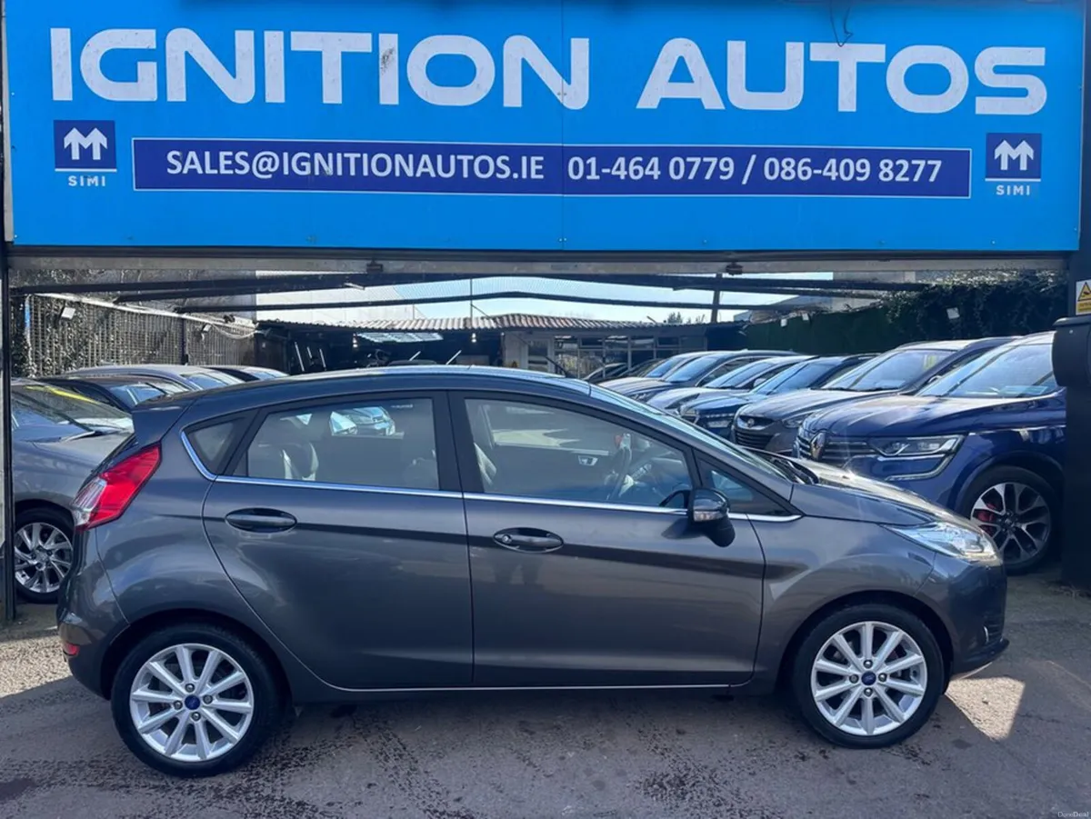 Ford Fiesta 1.25 PETROL, TITANIUM MODEL, LOW MILEA - Image 2