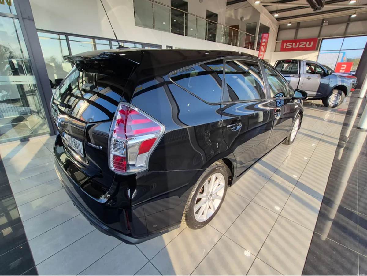 Toyota Prius PL LUXURY  AUTO 7 Seater - Image 2