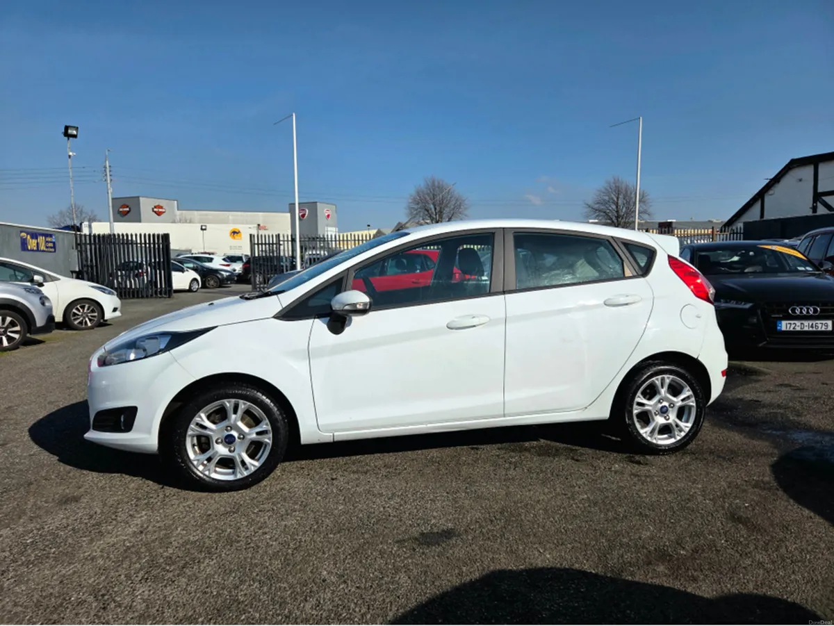Ford Fiesta ZETEC 1.5 5DR - Image 3