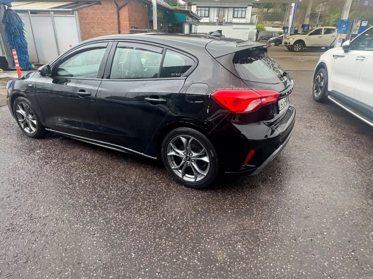Ford Focus St-line 1.0 Ecoboost 125PS 2019 (192) - Image 4