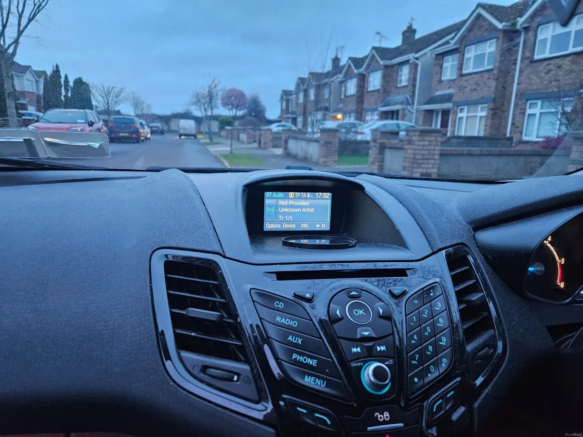 Ford Fiesta 2016 - Image 2