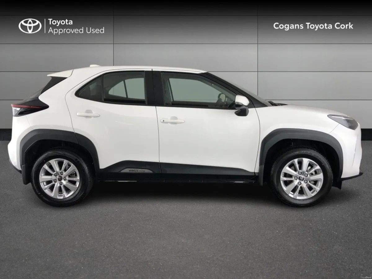 Toyota Yaris Cross Luna - Image 3