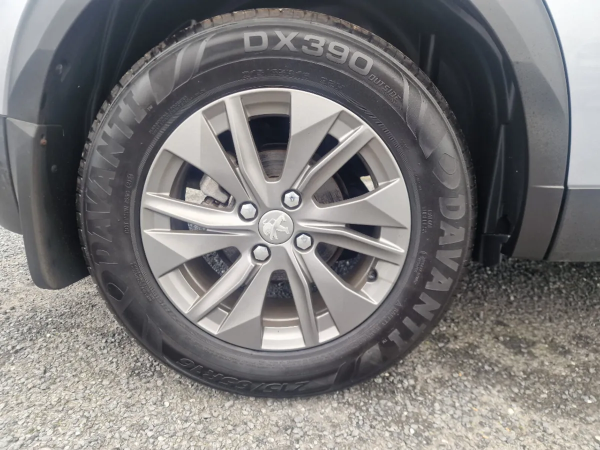 Peugeot 2008 Active 1.2 100 4DR - Image 4