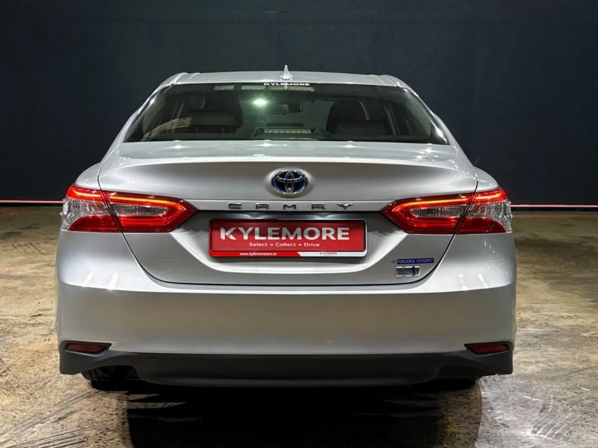 Toyota Camry HYBRID 2.5L AUTOMATIC - REVERSE CAMER - Image 4