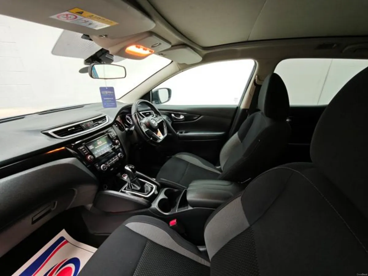 Nissan Qashqai 1.5 DSL SV DCT Automatic, Reversing - Image 4