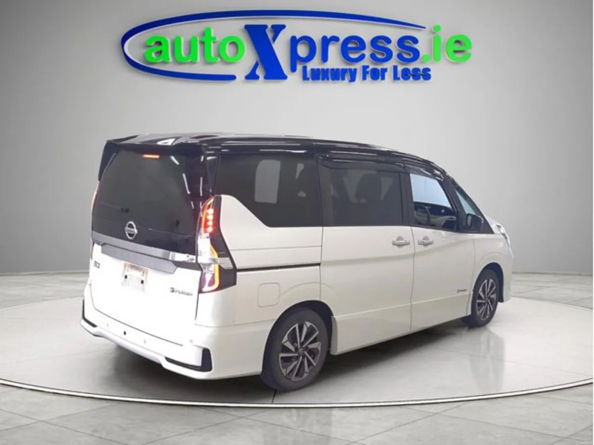 Nissan Serena 7 SEAT E-POWER HIGHWAY STAR V Hybrid - Image 3