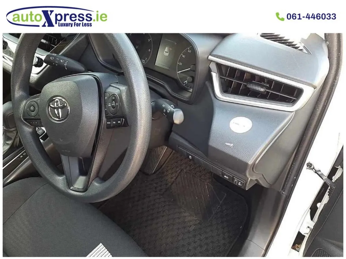 Toyota Corolla 1.8 HYBRID X, Reversing camera, Aut - Image 2