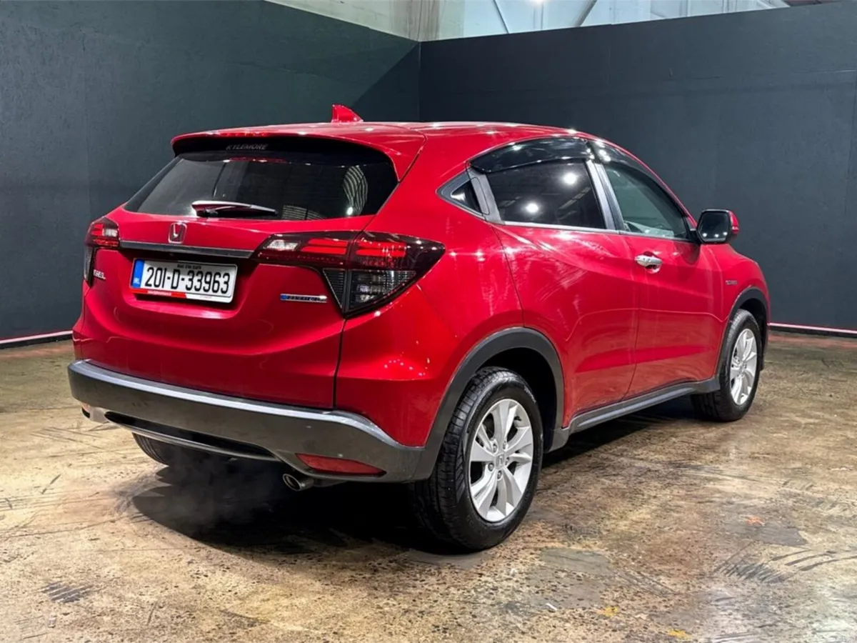 Honda Vezel HYBRID 1.5L AUTOMATIC - REVERSE CAMERA - Image 4