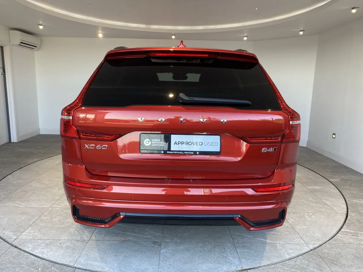 Volvo XC60 2023 - Image 6