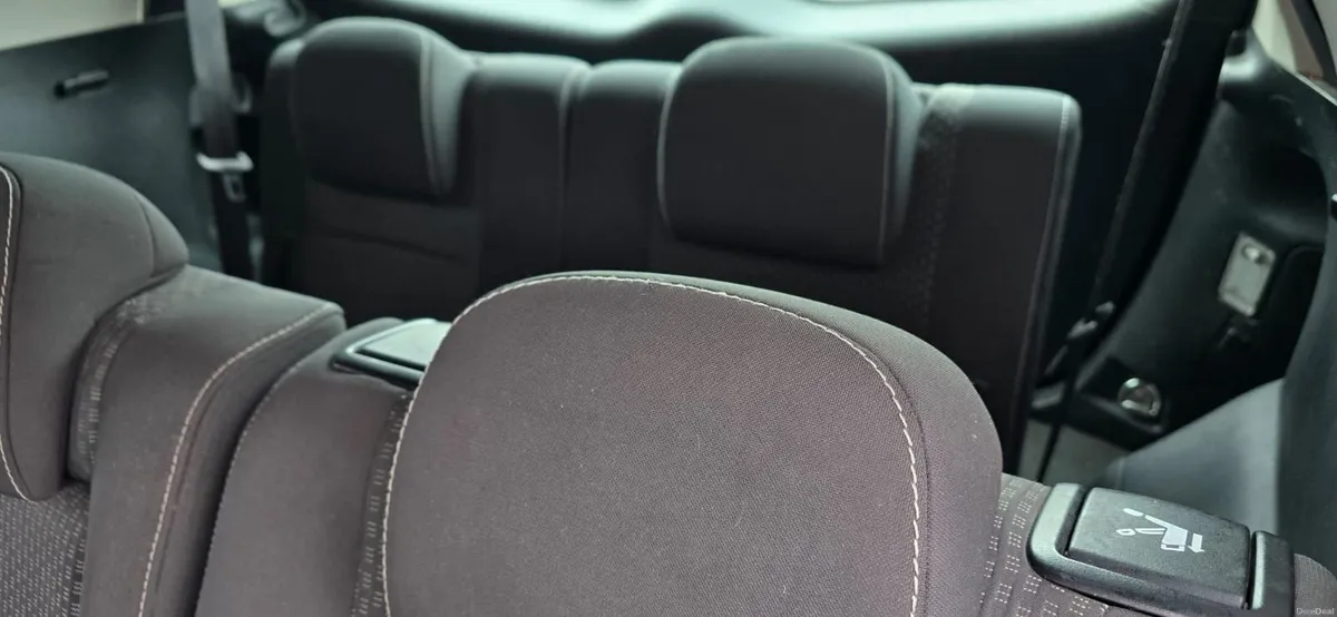 €5250 toyota verso 1.6 petrol manual 2013 - Image 3