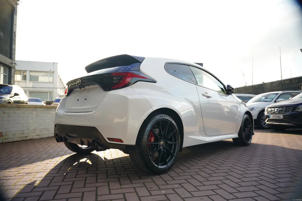 2020 GR YARIS - Image 4