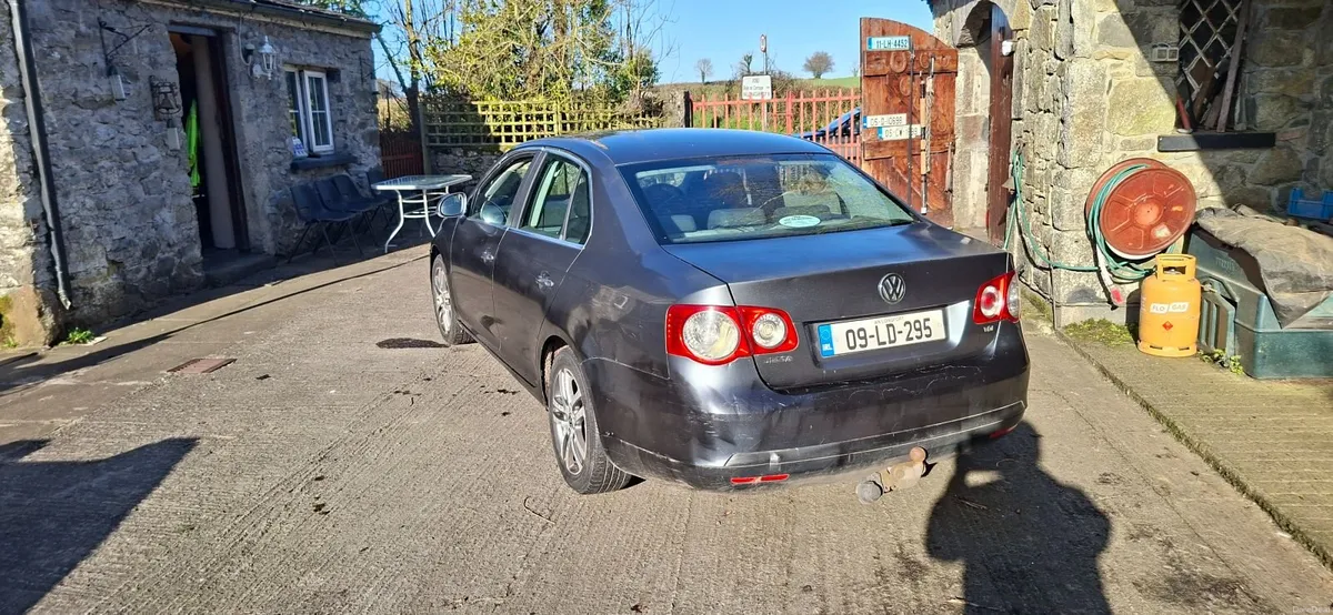Volkswagen Jetta 2009 1.9 TDi - Image 4