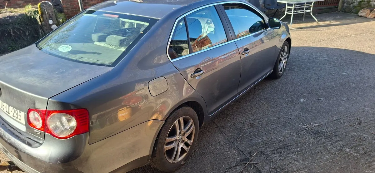 Volkswagen Jetta 2009 1.9 TDi - Image 1