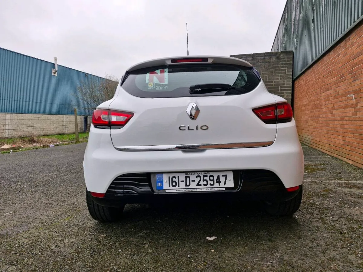 Renault clio 1.1 petrol 66kms - Image 2