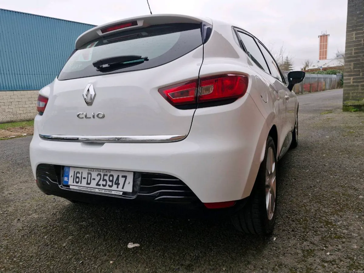 Renault clio 1.1 petrol 66kms - Image 4