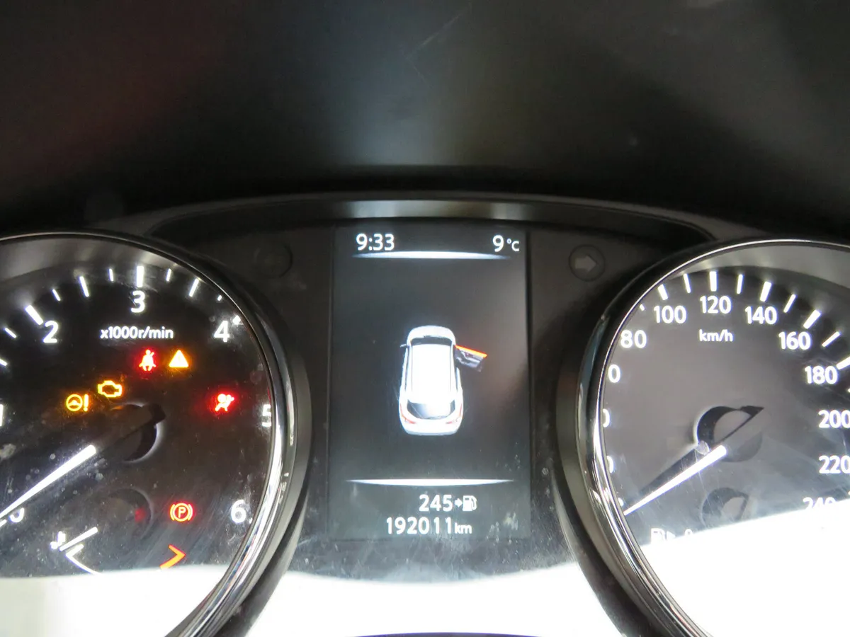 Nissan Qashqai 2015 DIESEL JEEP FRESH NCT - Image 2