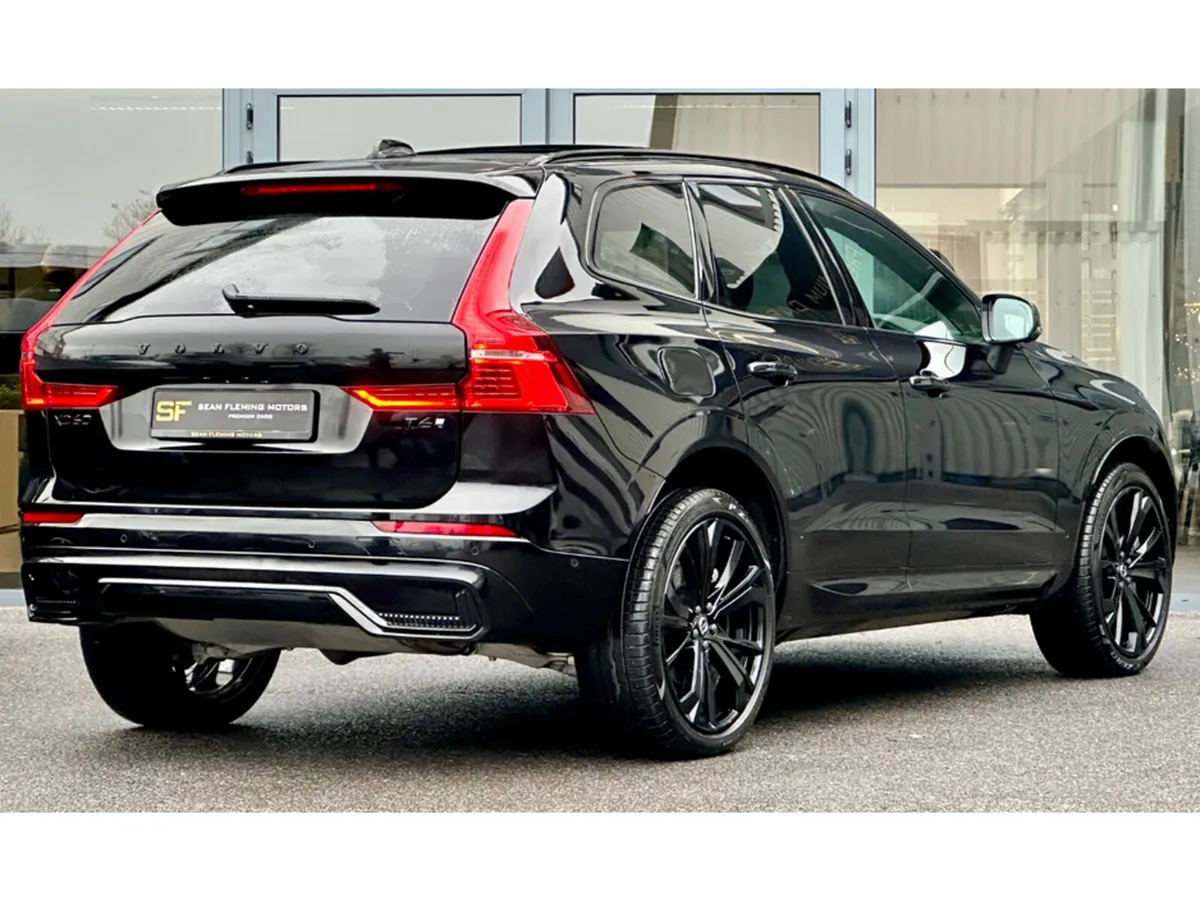 Volvo XC60 + T6 PHEV A RECHARGE PLUS EDITION AWD B - Image 3
