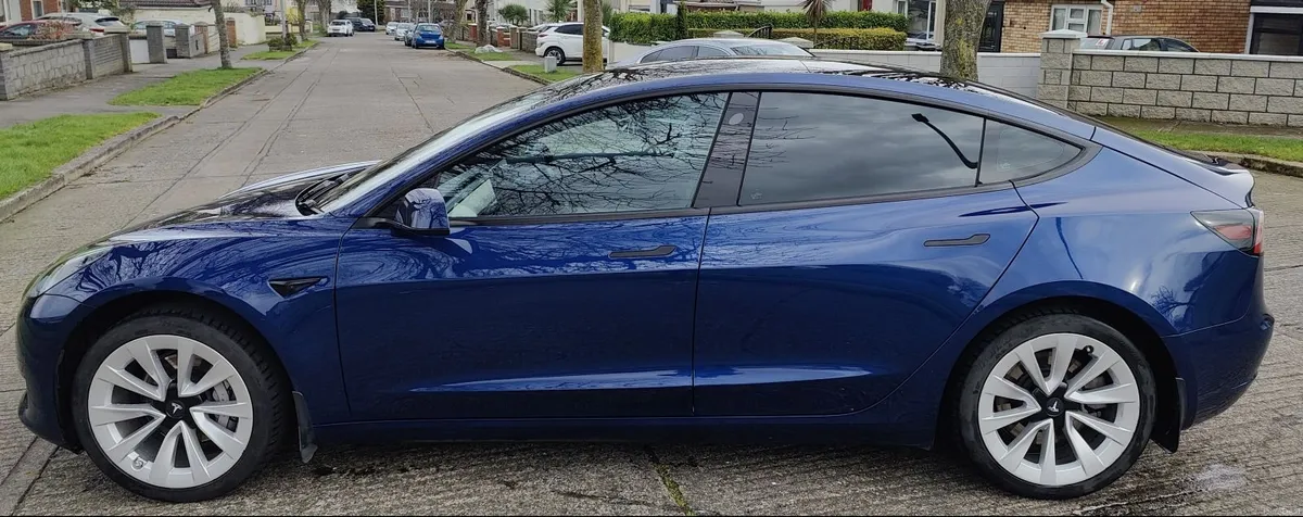 Tesla Model 3 2023 - Image 4