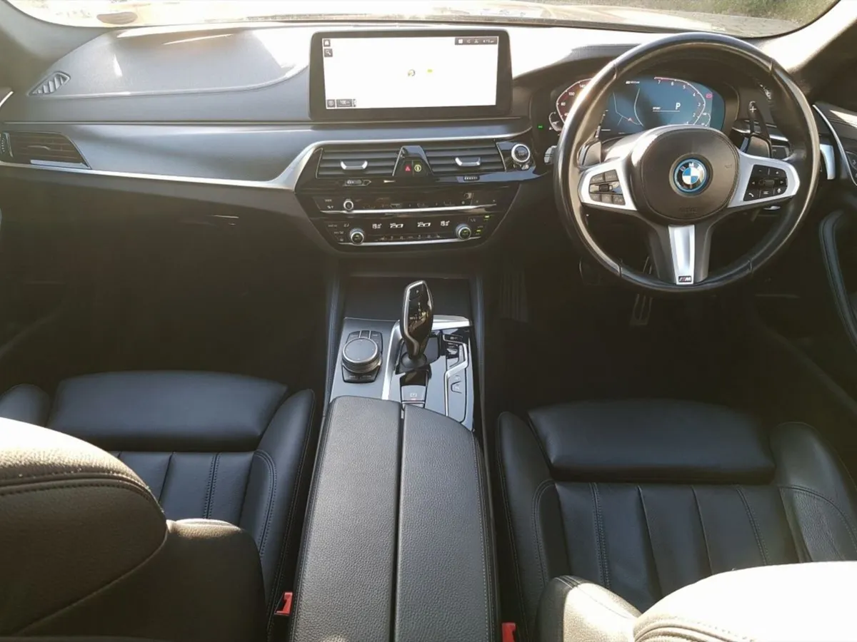 BMW 5-Series 545e xDrive M Sport Pro - Image 4