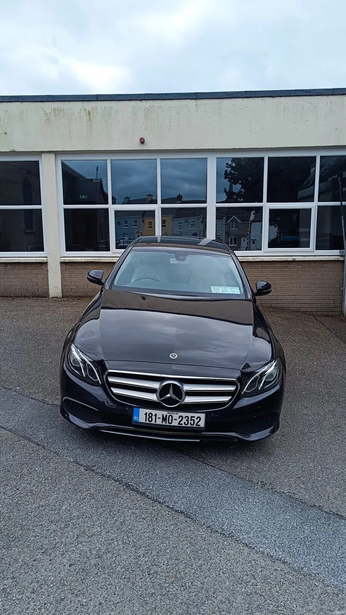 Mercedes Benz E220 - Image 2