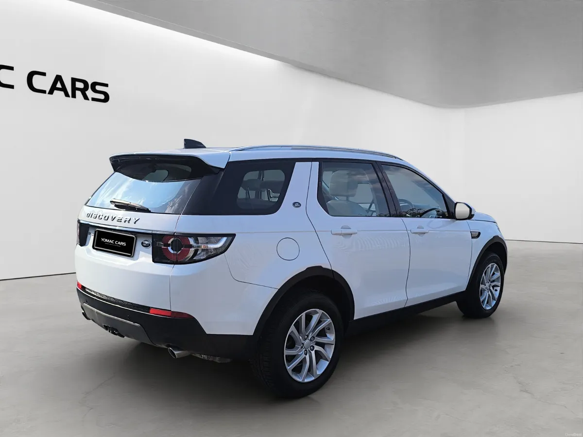 2017 LAND ROVER DISCOVERY SPORT 7 SEAT AUTO SE - Image 4
