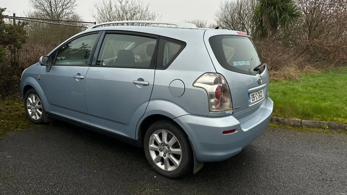 Toyota Corolla Verso - Image 4