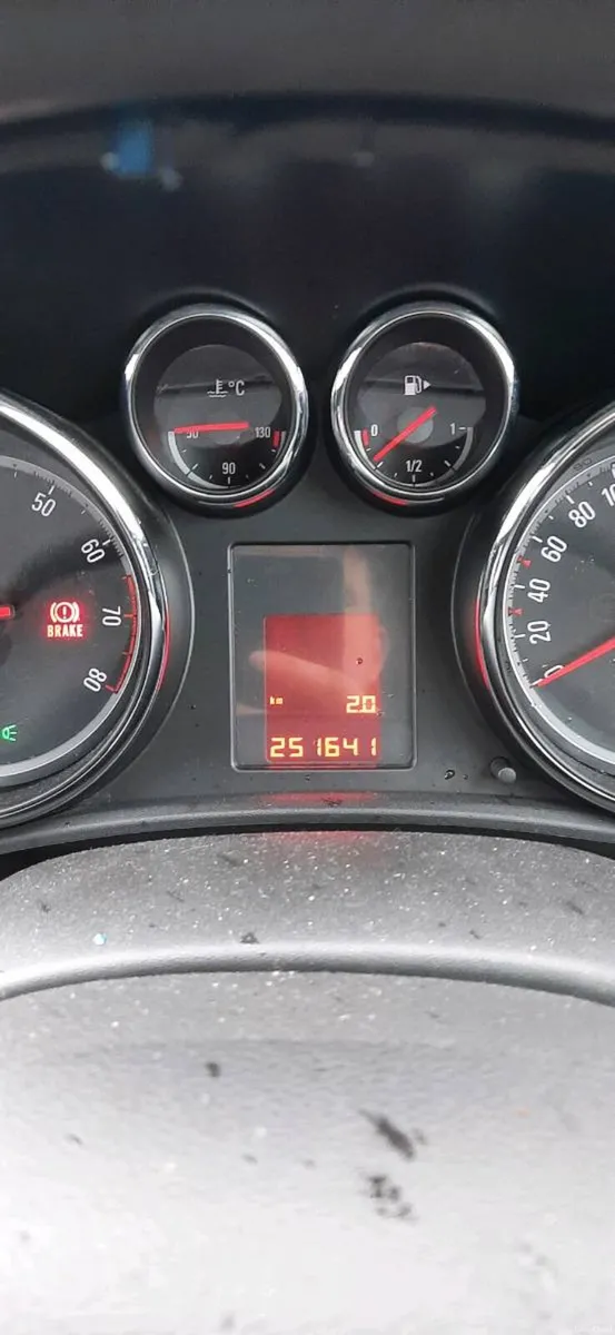 2012 opel Astra 1.4 petrol - Image 2