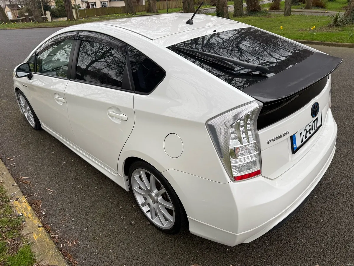 2011 Toyota Prius 138500 KMS - Image 4