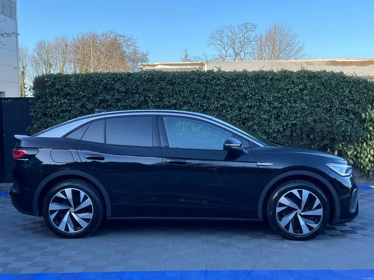 Volkswagen ID.5 STYLE PRO PERFORMANCE // PANORAMIC - Image 3