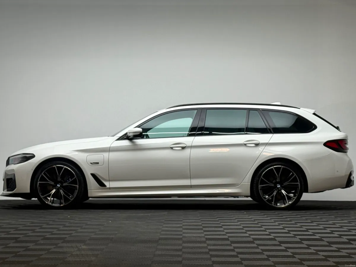 BMW 5-Series 530E M SPORT - Image 4