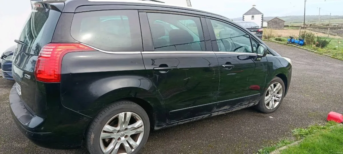 Peugeot 5008 - Image 4