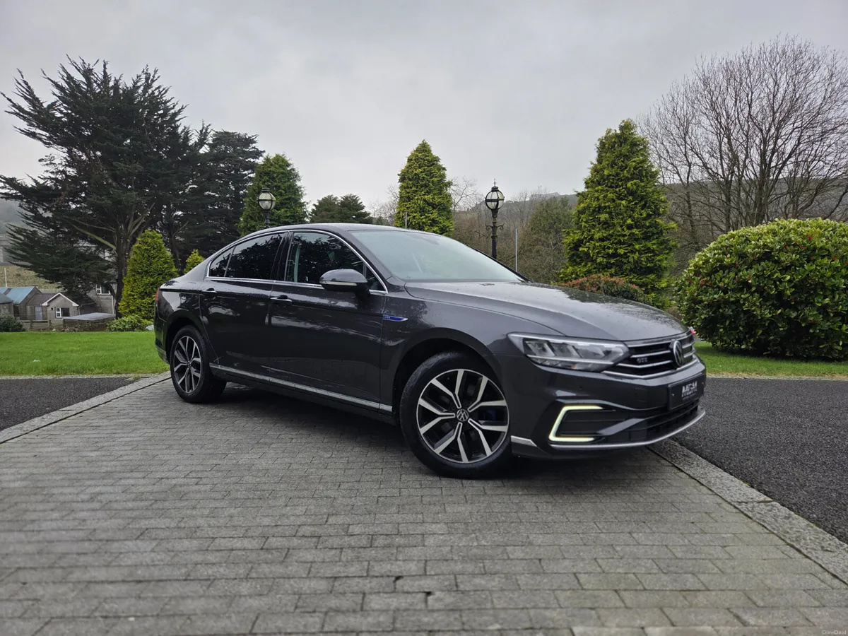 2021 Volkswagen Passat GTE 1.4 TSI Hybrid Automati - Image 3