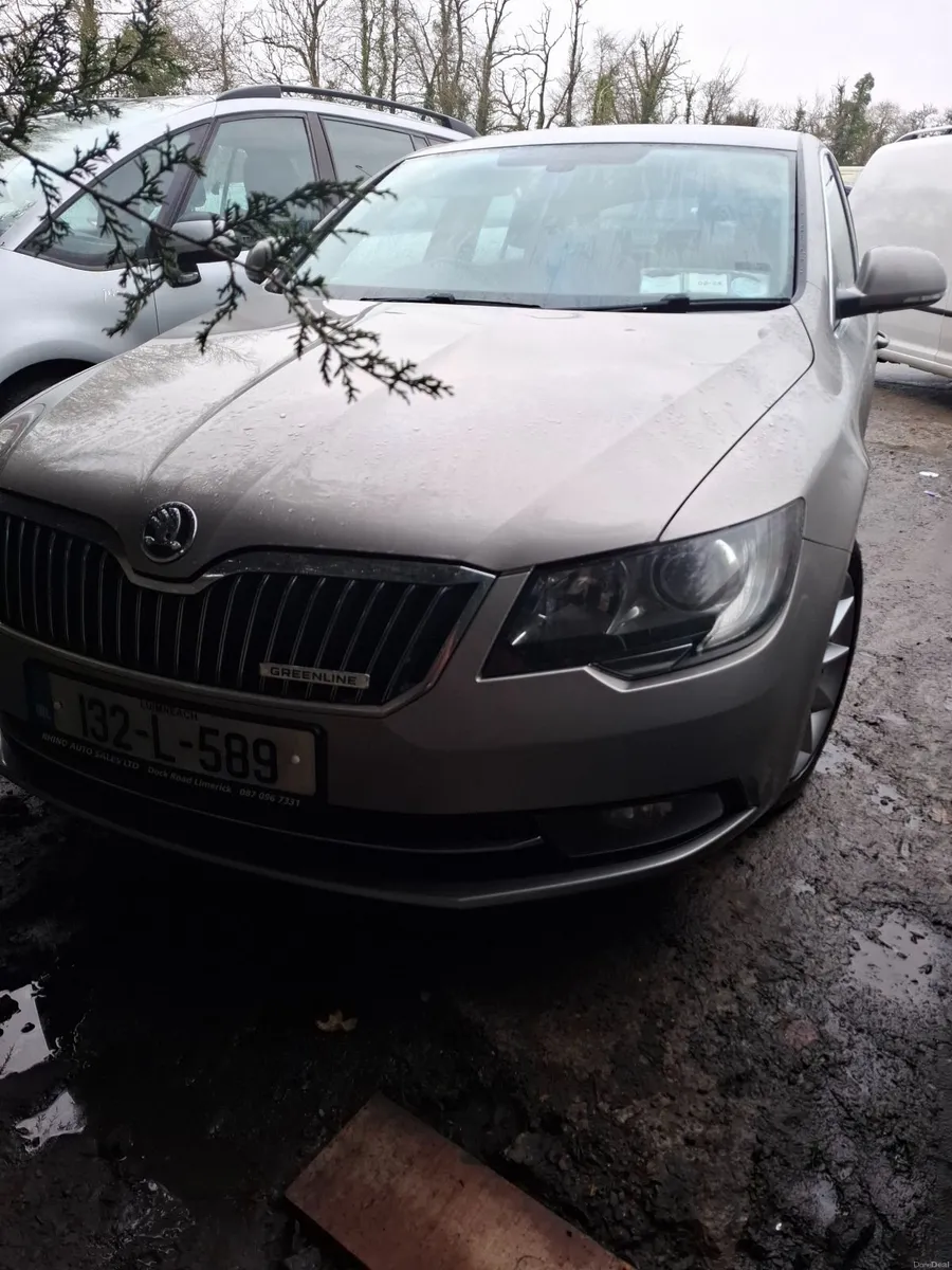 Skoda Superb 2013 - Image 1