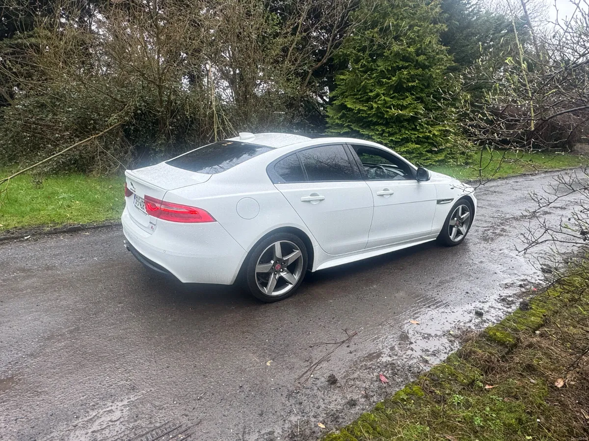 18 Jaguar XE 2.0D R-SPORT - Image 2