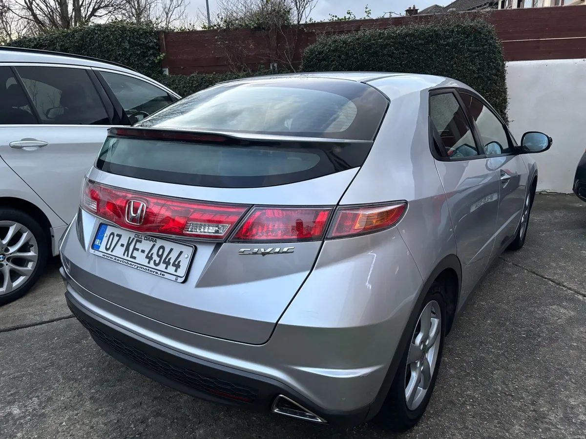 Honda civic 1.8i vtec Executive NEW NCT - Image 3