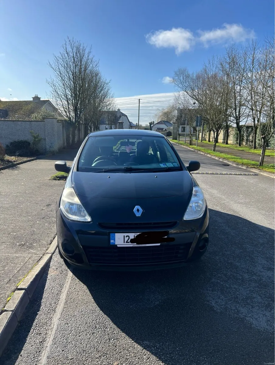 2012 Black Renault Clio - Image 1