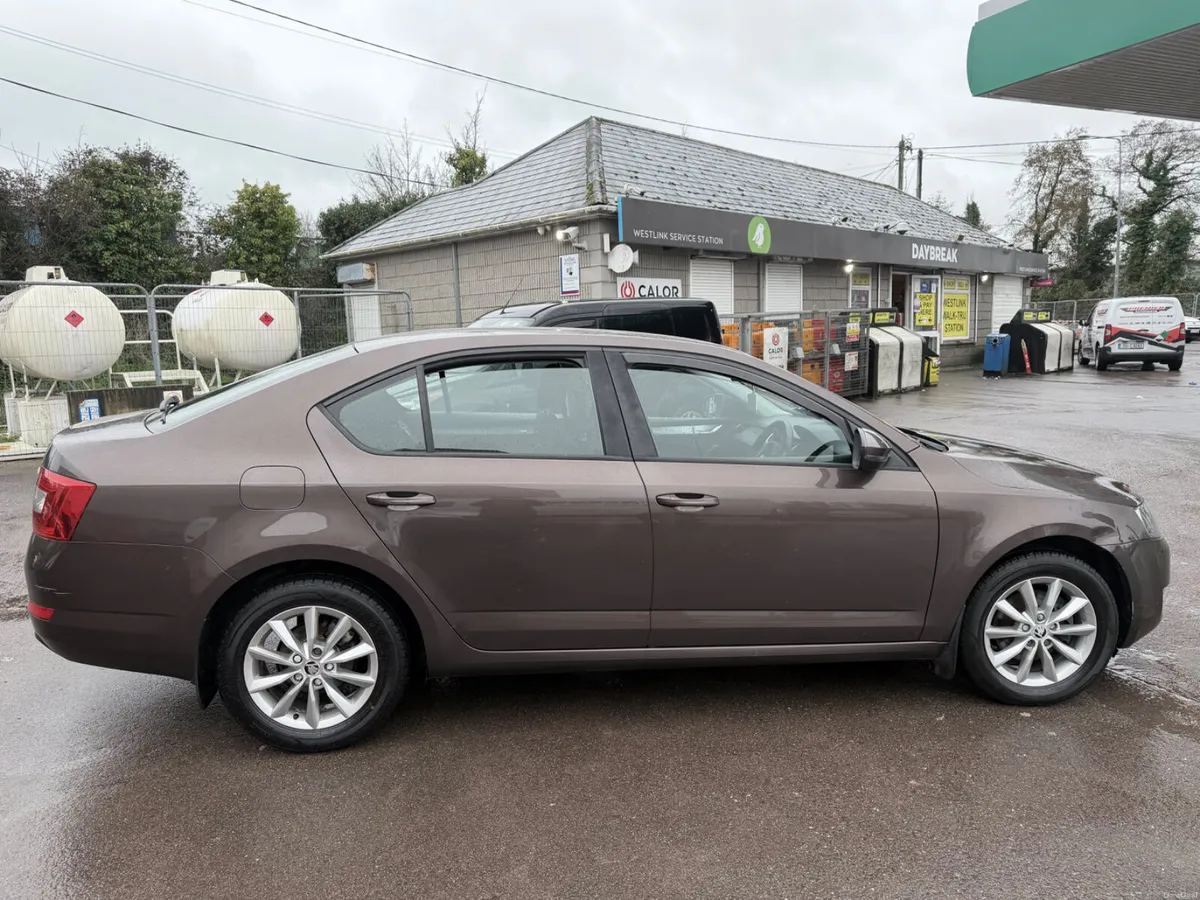 2017 Skoda Octavia Ambition - Image 3