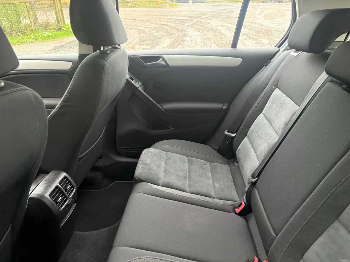 Volkswagen Golf Automatic - Image 4