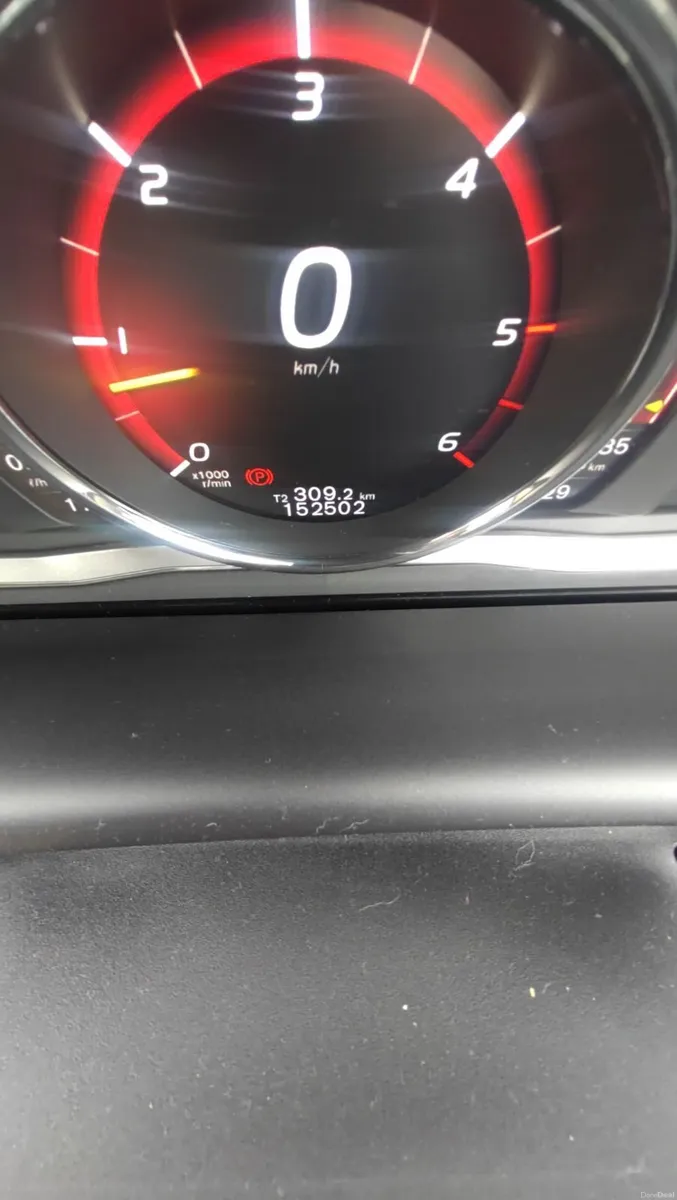 Volvo XC60 2016 2.4D4, AWD - Image 2