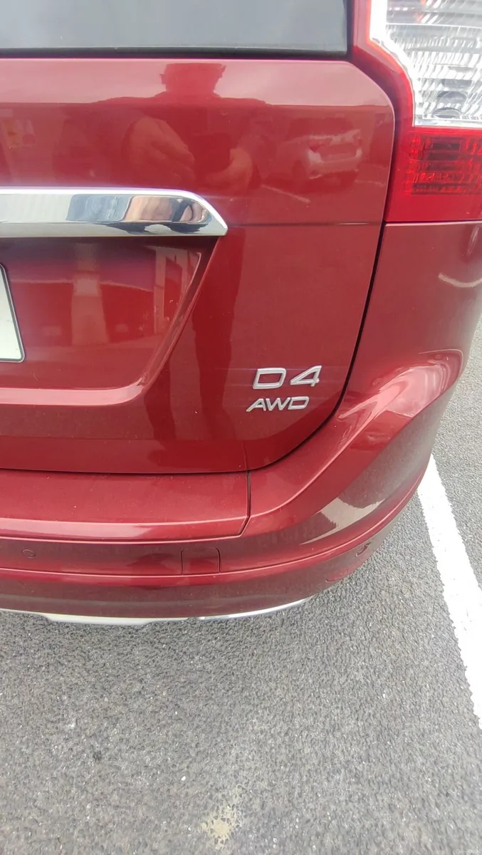Volvo XC60 2016 2.4D AWD automatic - Image 4