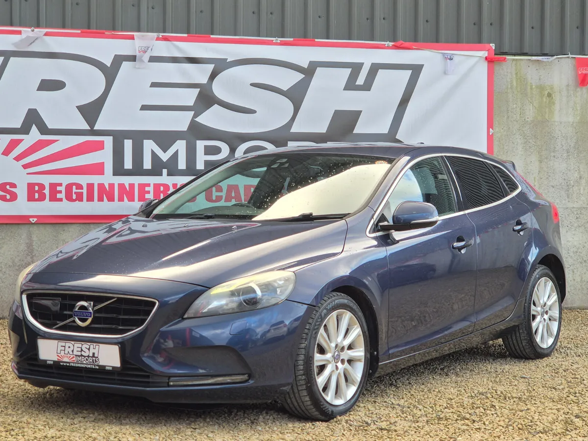 2015 VOLVO V40 AUTO 92KMS - Image 4
