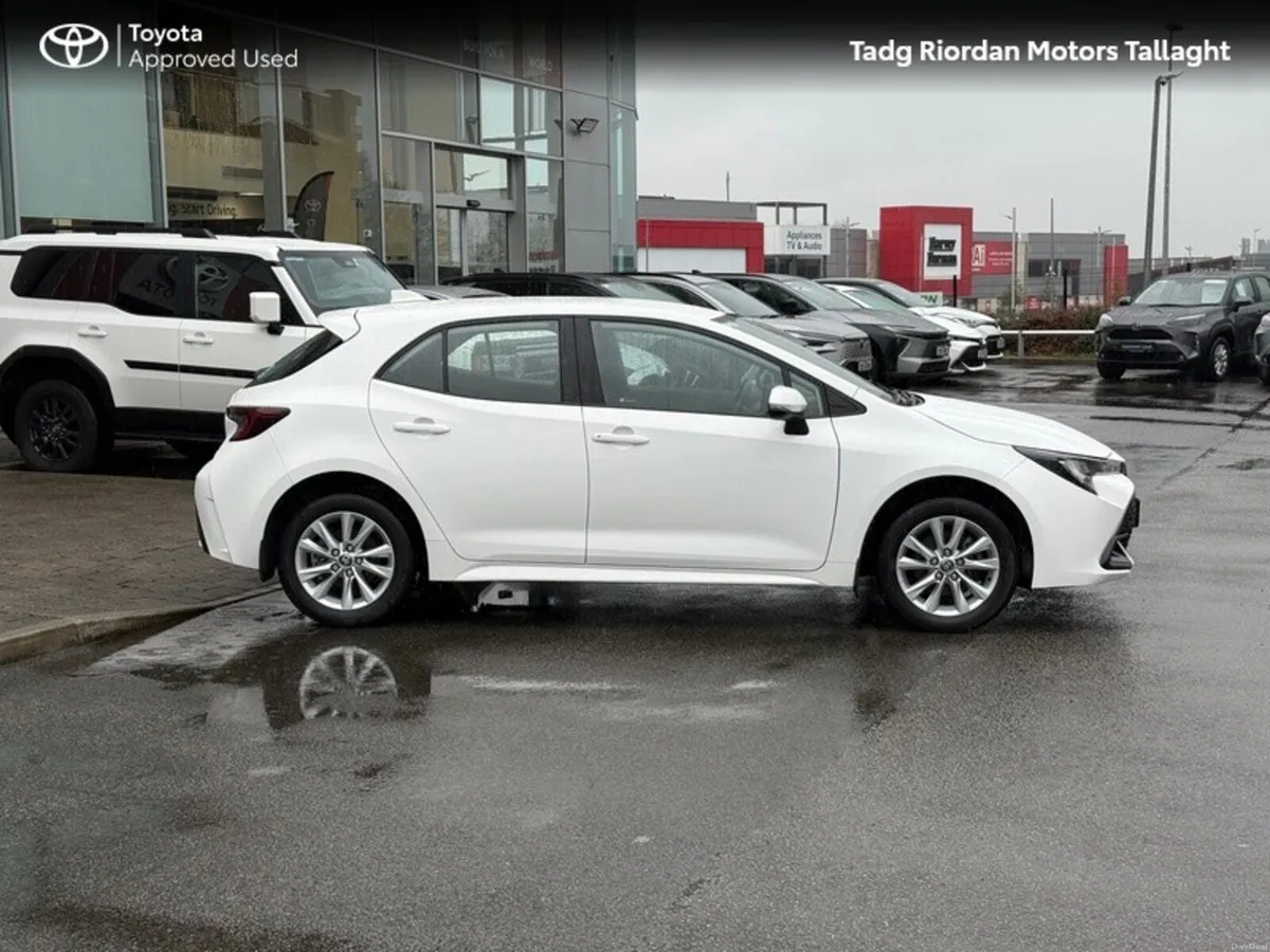 Toyota Corolla HYBRID LUNA 4DR AUTO - Image 3